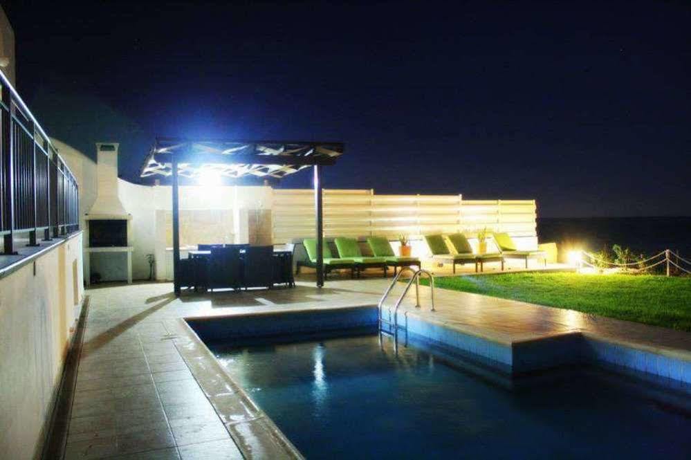Blue Coral Beach Villas 파포스 외부 사진