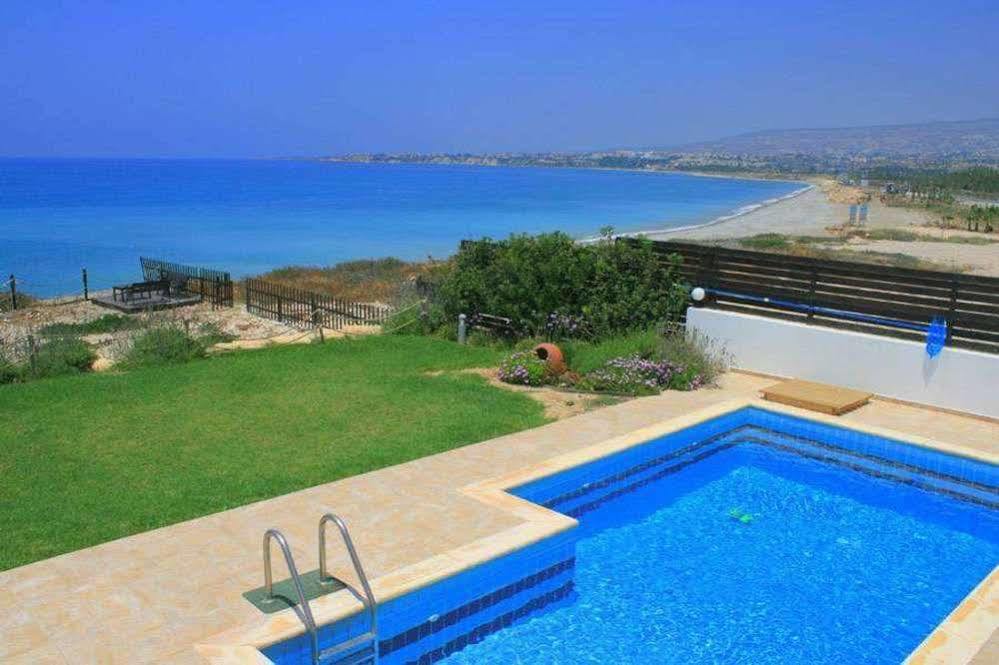 Blue Coral Beach Villas 파포스 외부 사진