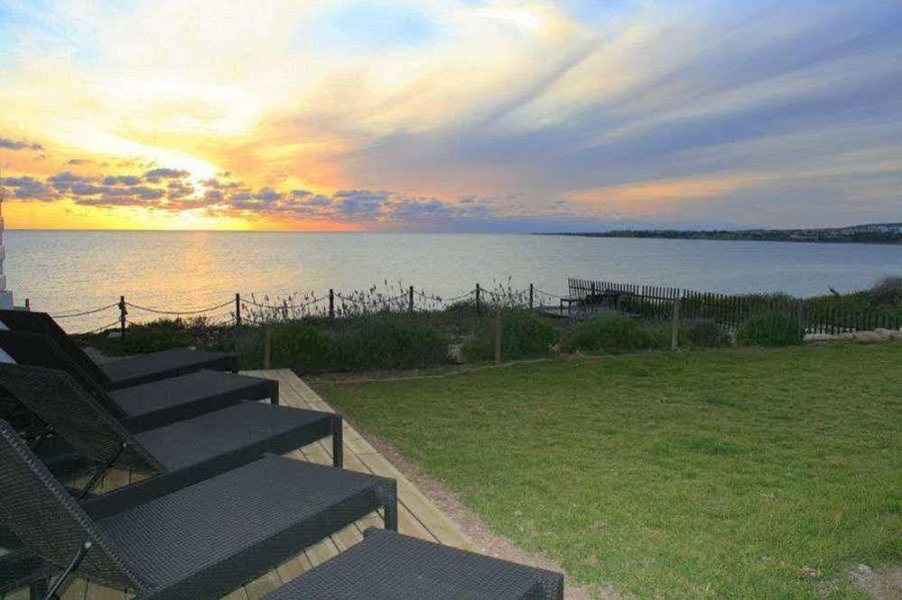 Blue Coral Beach Villas 파포스 외부 사진
