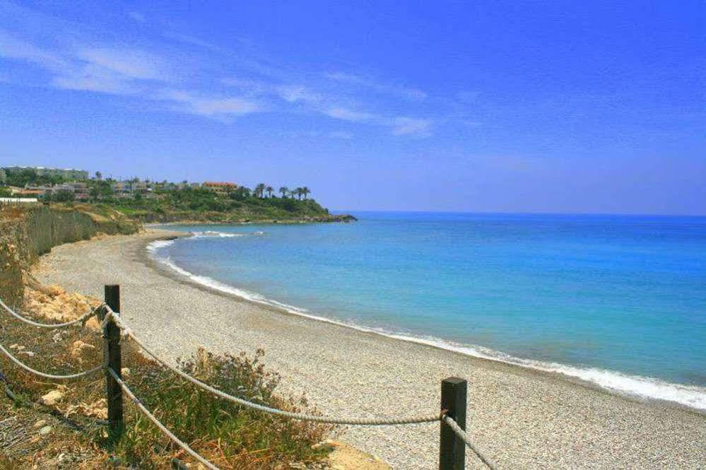 Blue Coral Beach Villas 파포스 외부 사진